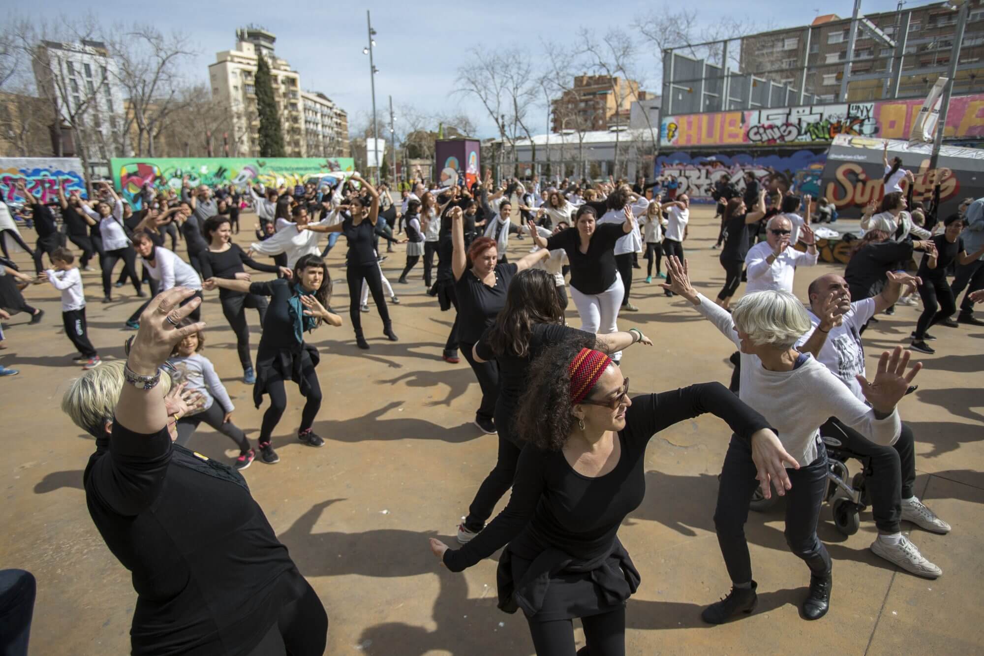 dansa quinzena metropoloitana còsmica barcelona relacions públiques